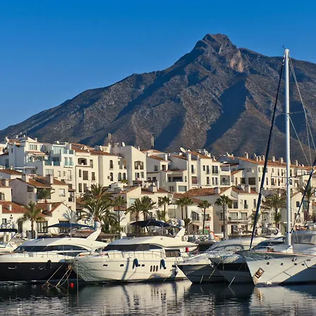 아파트 Beachside Luxury 2 Bedroom Apartment, Puerto Banus 마르베야