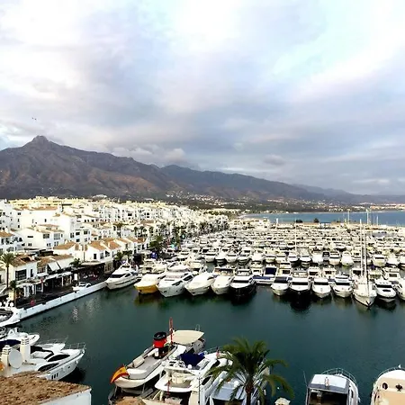 Beachside Luxury 2 Bedroom Apartment, Puerto Banus Appartamento